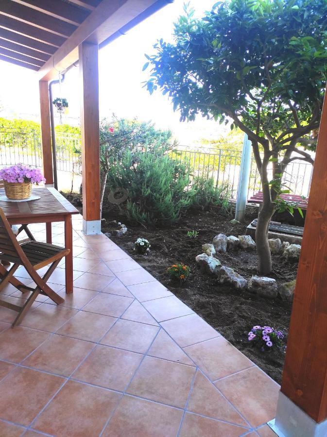 Holiday Home Mennulita ลีปารี ภายนอก รูปภาพ